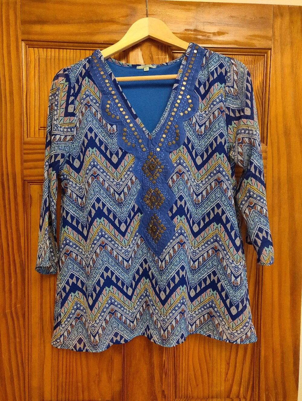Blue Patterned V-Neck Top - Picture 2 of 5